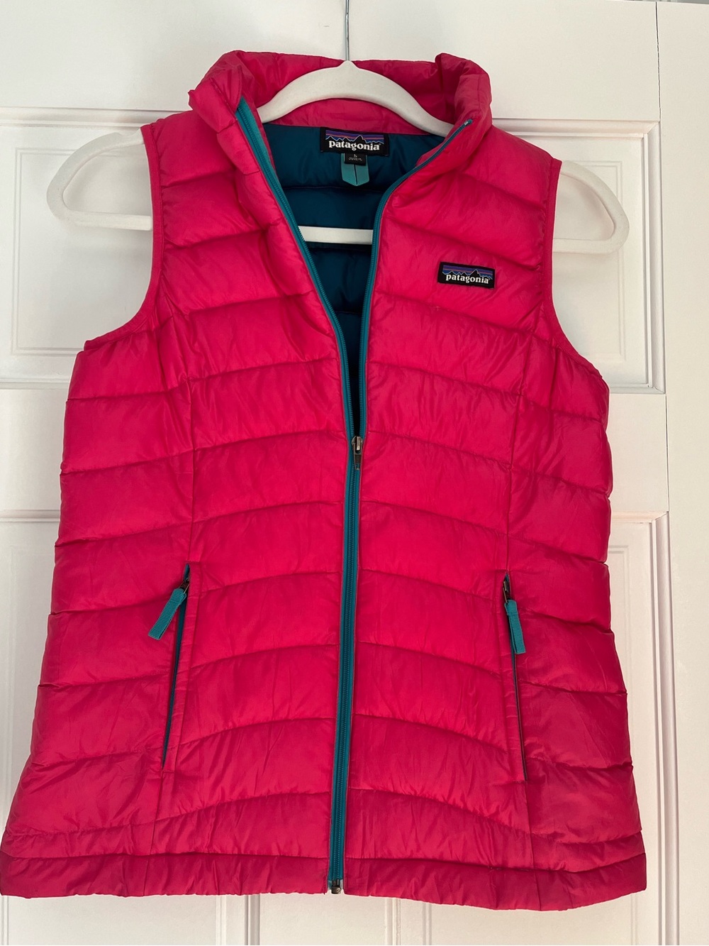 Patagonia Hot Pink Quilted Down Vest with Teal Trim Girls 10/12